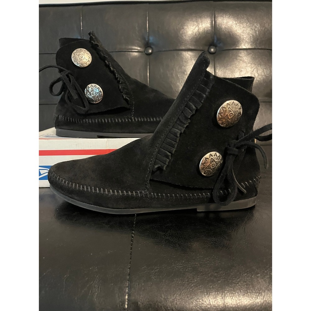 Minnetonka Two Button Hardsole Suede Bootie‎ Black Moccasin